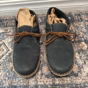 Born Nuala Navy Nubuck Leather Casual Lace Up Boots Booties Shoes Women size 9